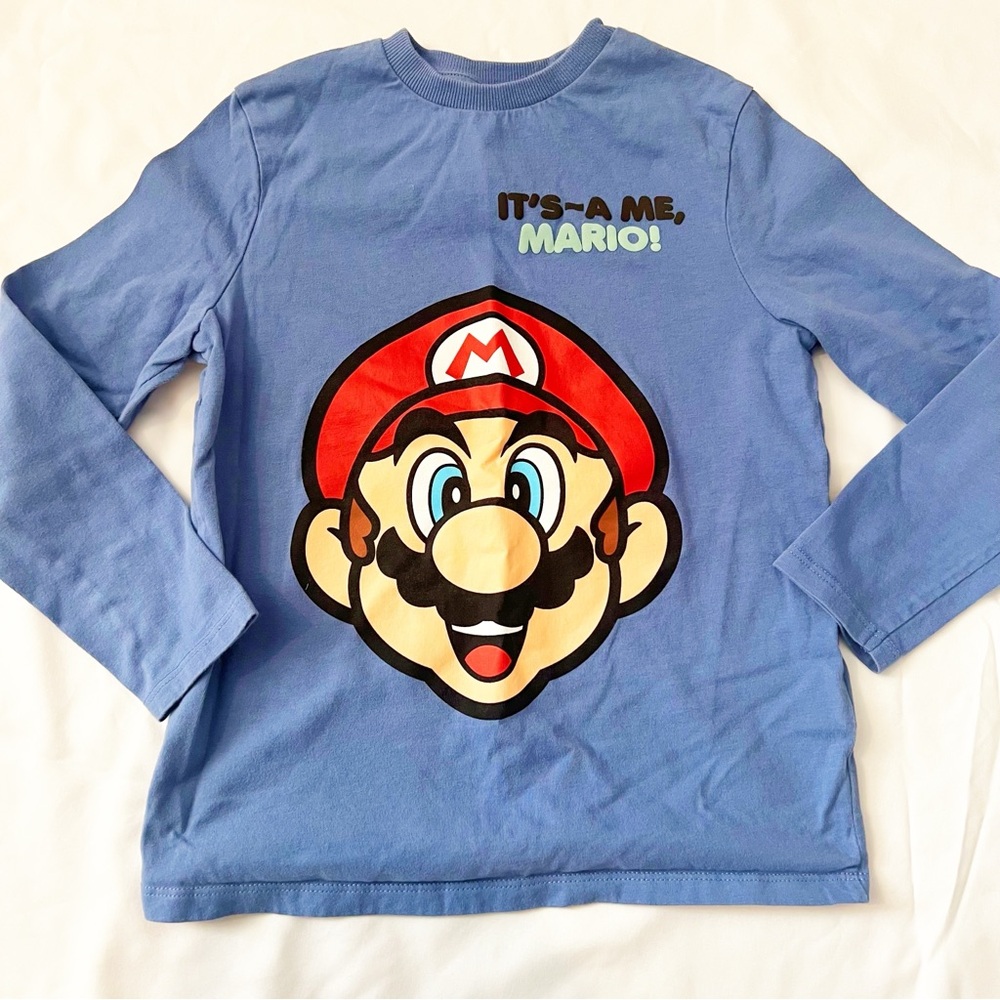Super Mario Long Sleeve T-Shirt Size 6-7 Years